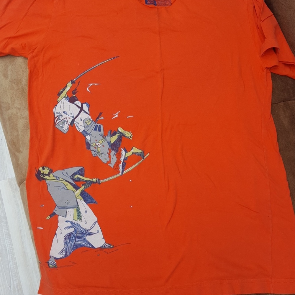 Threadless brand t shirt